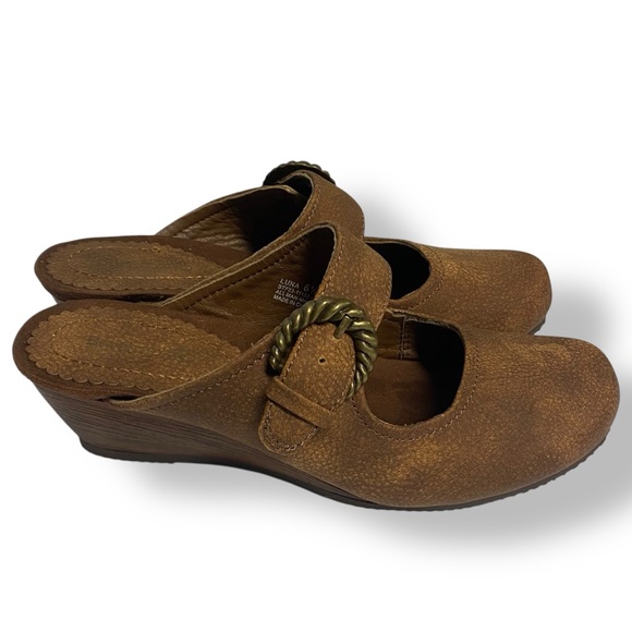BareTraps Shoes - BareTraps Luna Brown Mule Size 6.5 Wedge Heel with Twisted Buckle Detail